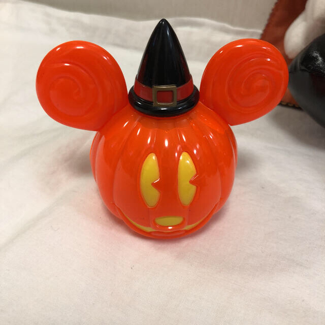 Disney(ディズニー)の★ディズニーハロウィン★ぬいぐるみ..置物.光るバッジ★セット★ エンタメ/ホビーのおもちゃ/ぬいぐるみ(キャラクターグッズ)の商品写真