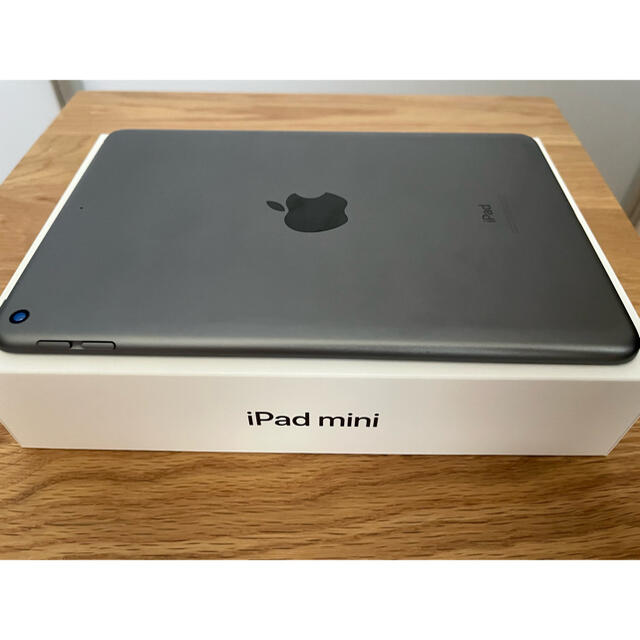 Apple(アップル)の純正スマートカバー付 iPad mini 5 Wi-Fi 256GB スマホ/家電/カメラのPC/タブレット(タブレット)の商品写真