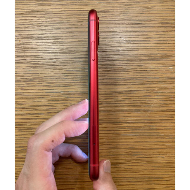 Apple(アップル)のiPhone 11 RED 64GB SIMフリー　Appleストア　正規品 スマホ/家電/カメラのスマートフォン/携帯電話(スマートフォン本体)の商品写真