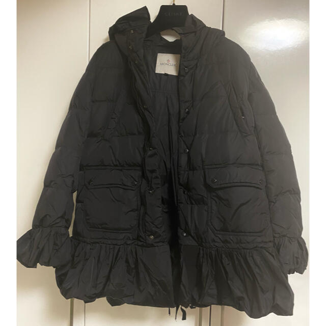 MONCLER(モンクレール)のモンクレール　ダウン レディースのジャケット/アウター(ダウンコート)の商品写真