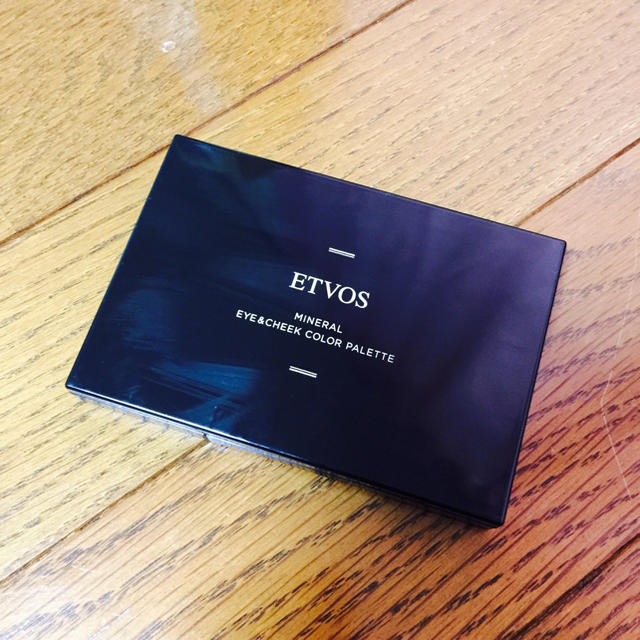 ETVOS(エトヴォス)の限定色 エトヴォス アイ&チークカラーパレット コスメ/美容のベースメイク/化粧品(アイシャドウ)の商品写真