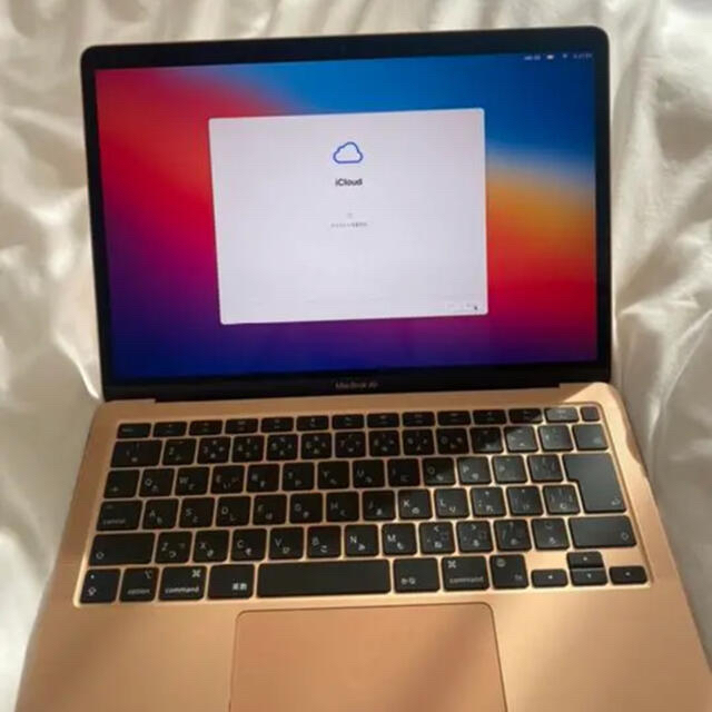 Apple(アップル)のMacBook Air 13インチ ゴールド スマホ/家電/カメラのPC/タブレット(ノートPC)の商品写真