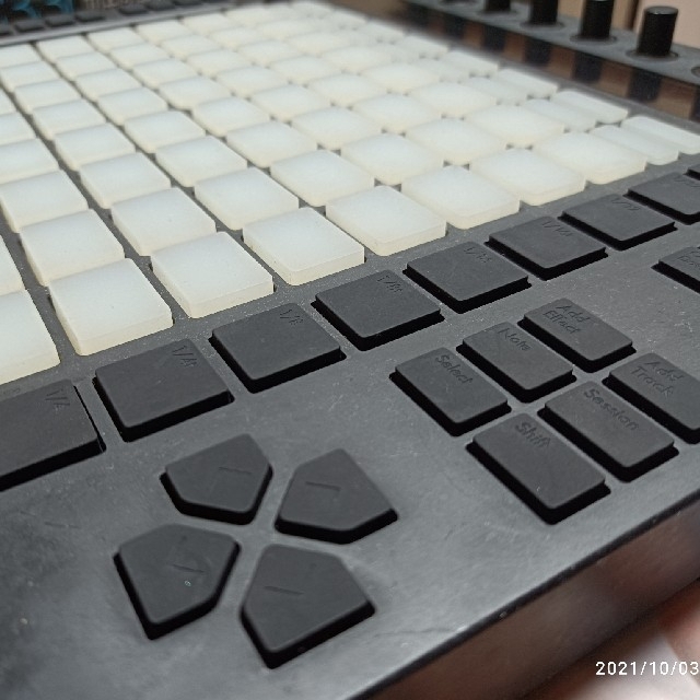 ableton Push MIDIコントローラ 楽器のDTM/DAW(MIDIコントローラー)の商品写真