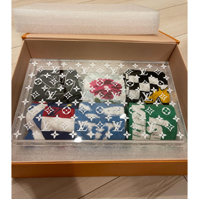 LOUIS VUITTON(ルイヴィトン)の世界100ピース限定　資産価値　ルイヴィトン初の公式ソックスケース付き メンズのファッション小物(その他)の商品写真