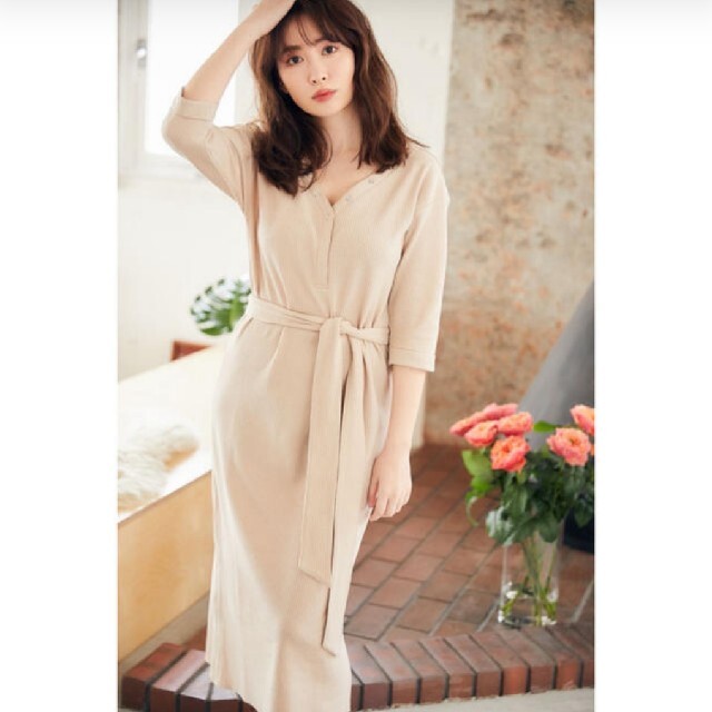 美品 Her lip to V-neck Thermal Midi Dress