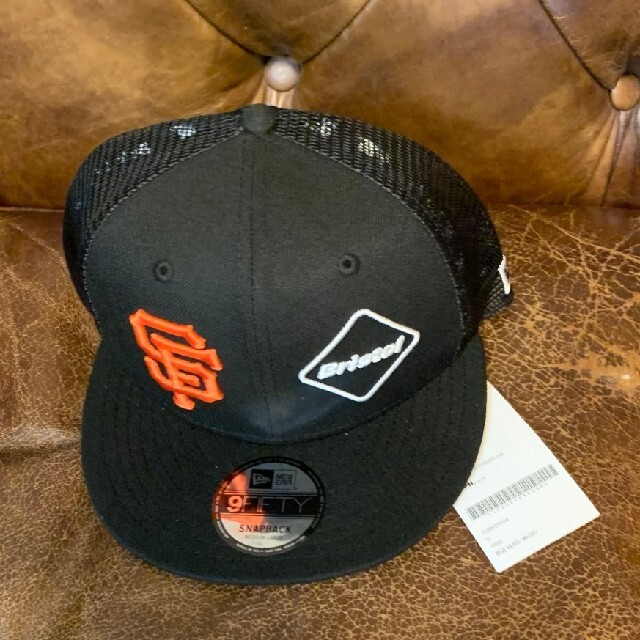 F.C.R.B.(エフシーアールビー)のF.C.Real Bristol NEW ERA MLB CAP GIANTS  メンズの帽子(キャップ)の商品写真