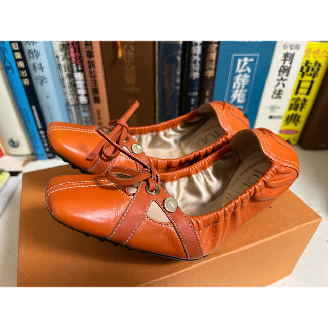 TOD'S(トッズ)のトッズ バレーシューズ 22cm (35) レディースの靴/シューズ(ローファー/革靴)の商品写真