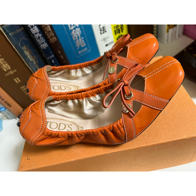 TOD'S(トッズ)のトッズ バレーシューズ 22cm (35) レディースの靴/シューズ(ローファー/革靴)の商品写真