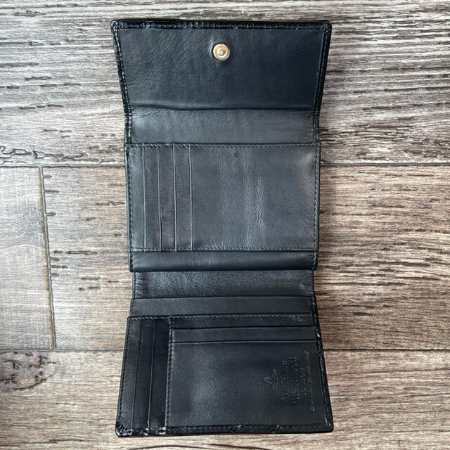 Vivienne Westwood(ヴィヴィアンウエストウッド)のヴィヴィアンウエストウッド アプリコット  二つ折り財布 がま口 クロコ レディースのファッション小物(財布)の商品写真
