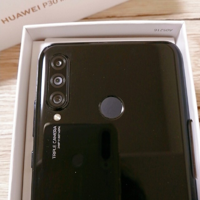 HUAWEI(ファーウェイ)のHUAWEI P30 lite ミッドナイトブラック 64 GB スマホ/家電/カメラのスマートフォン/携帯電話(スマートフォン本体)の商品写真