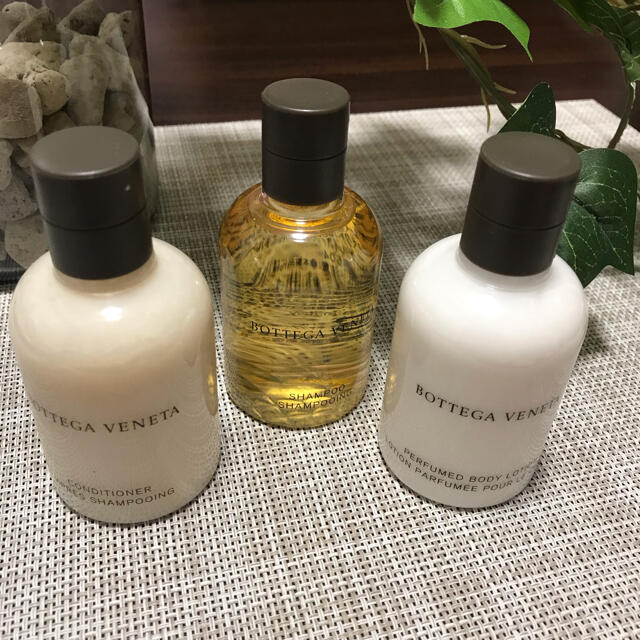 Bottega Veneta(ボッテガヴェネタ)のBOTTEGA VENETA ボッテガヴェネタ ヘアケア ボディクリームセット コスメ/美容のヘアケア/スタイリング(シャンプー/コンディショナーセット)の商品写真