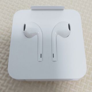 アップル(Apple)のiPhone付属 純正 EarPods Lightning イヤホン 新品(ヘッドフォン/イヤフォン)