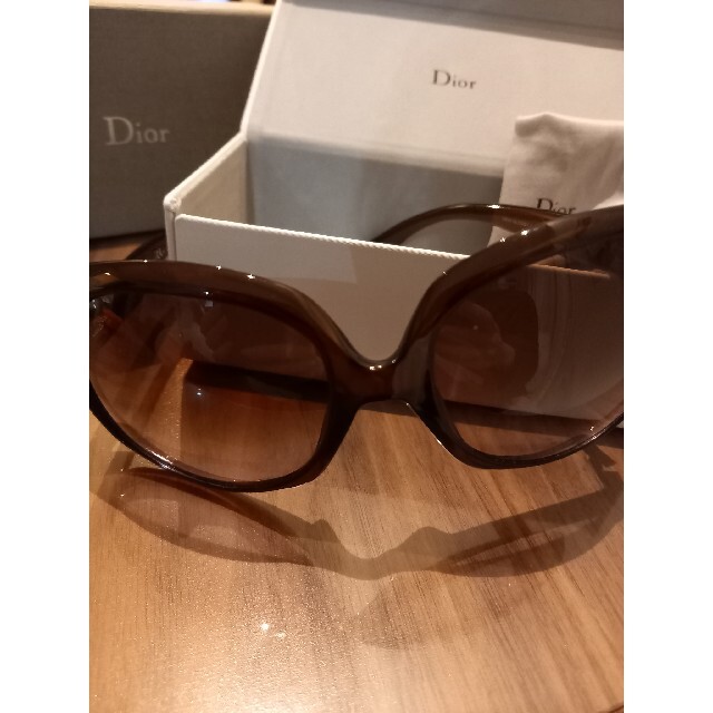 Christian Dior(クリスチャンディオール)のクリスチャンディオール★サングラス　未使用 レディースのファッション小物(サングラス/メガネ)の商品写真