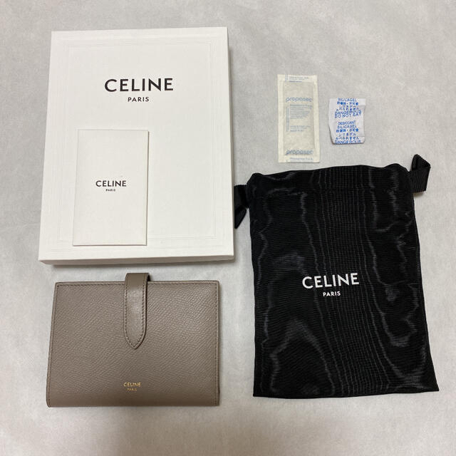 CELINE セリーヌ ミディアムウォレット スナップボタン付きストラップ