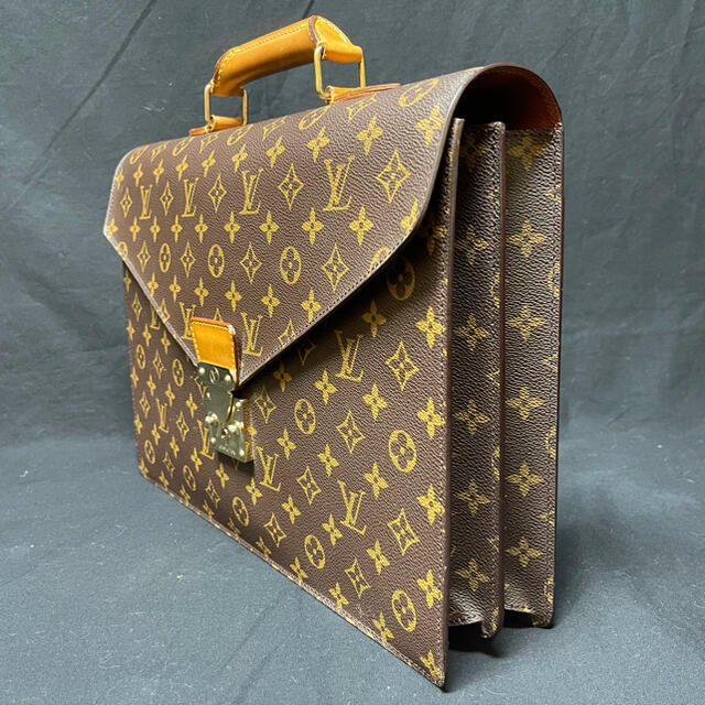 LOUIS VUITTON(ルイヴィトン)のルイヴィトン モノグラム　 セルヴィエット・コンセイエ   M53331 メンズのバッグ(ビジネスバッグ)の商品写真