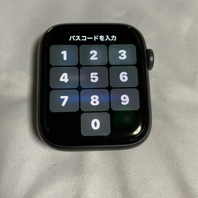 Apple Watch(アップルウォッチ)の出品本日夜まで ！アップルウオッチ 4 44mm GPS グレイ メンズの時計(腕時計(デジタル))の商品写真