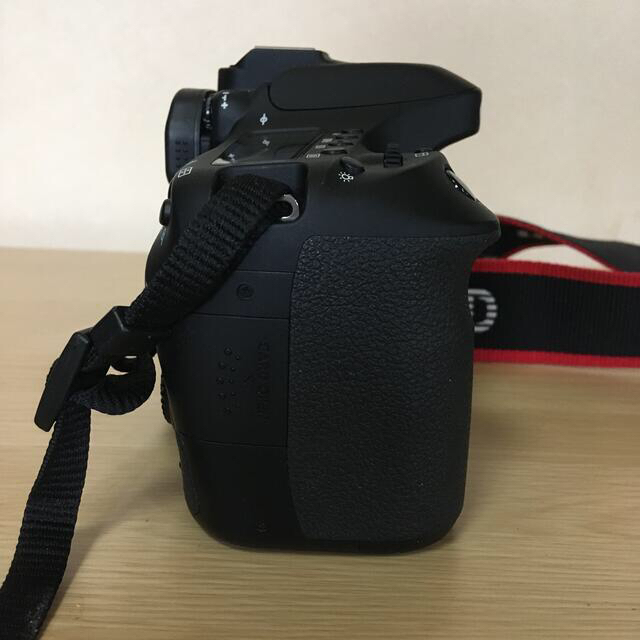 Canon(キヤノン)のCANON EOS 80D スマホ/家電/カメラのカメラ(デジタル一眼)の商品写真