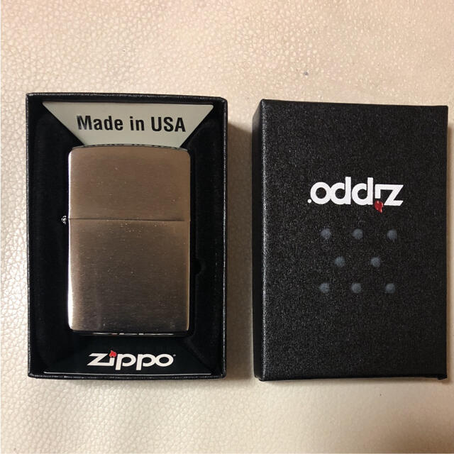 ZIPPO(ジッポー)のジッポ zippo【新品 未使用】ライター 無地 200番 メンズのファッション小物(タバコグッズ)の商品写真