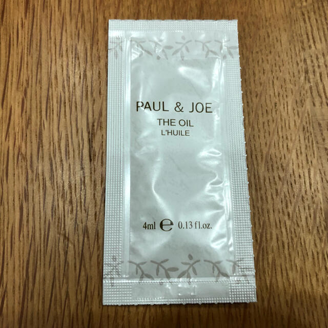 PAUL & JOE(ポールアンドジョー)のポールアンドジョー paul & joe ポーチ サンプル付き レディースのファッション小物(ポーチ)の商品写真