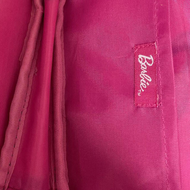 Barbie(バービー)のBarbie ポーチ&ペンケース レディースのファッション小物(ポーチ)の商品写真
