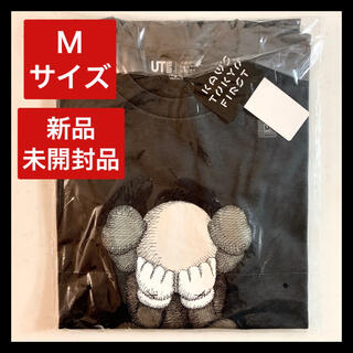 ユニクロ(UNIQLO)の即購入可 【UNIQLO】kaws UT グラフィック Tシャツ Mサイズ(Tシャツ(半袖/袖なし))