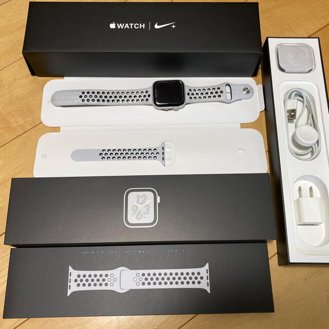 Apple Watch(アップルウォッチ)のApple Watch 4 NIKE 44mm GPS メンズの時計(腕時計(デジタル))の商品写真