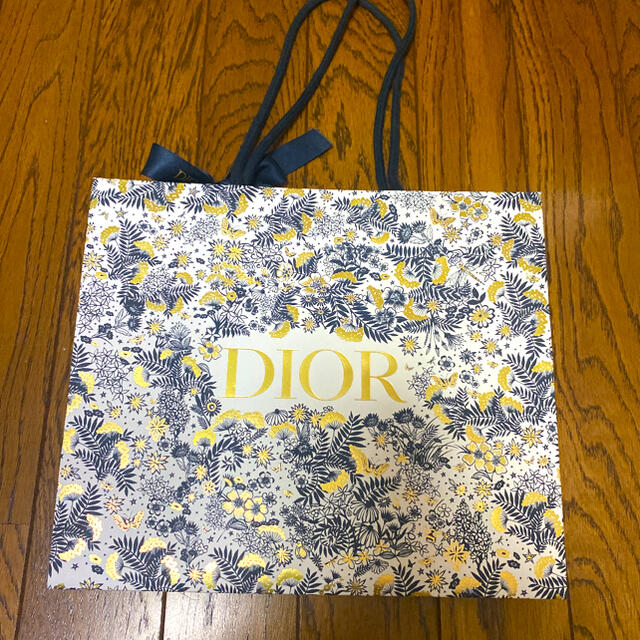 Christian Dior(クリスチャンディオール)のDior ディオール ショップ袋　リボン付き　クリスマス限定　ホリデー　美品 レディースのバッグ(ショップ袋)の商品写真