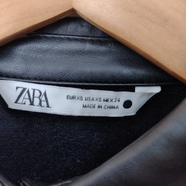 ZARA(ザラ)のこれ以上値下げしません!美品＊ZARAフェイクレザーシャツ レディースのトップス(シャツ/ブラウス(長袖/七分))の商品写真