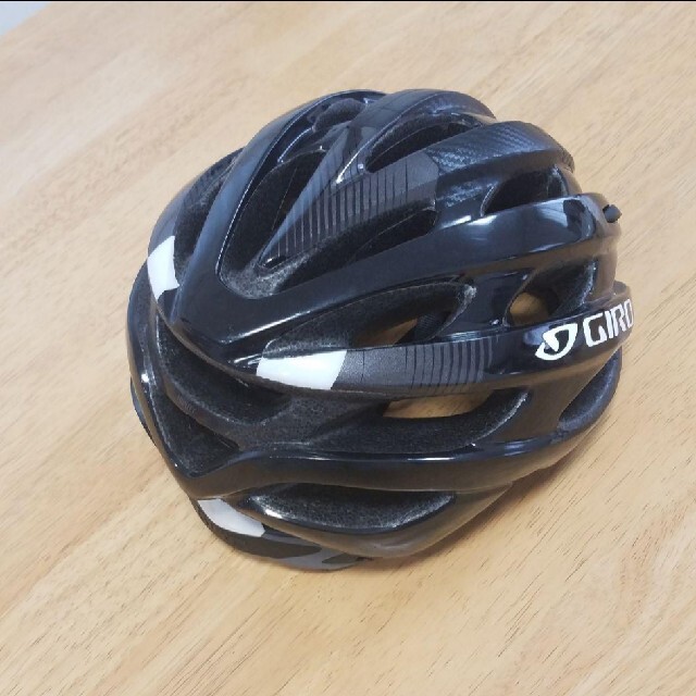 GIRO(ジロ)の【完売モデル】GIRO ヘルメット ブラック カーボンカスタム スポーツ/アウトドアの自転車(パーツ)の商品写真