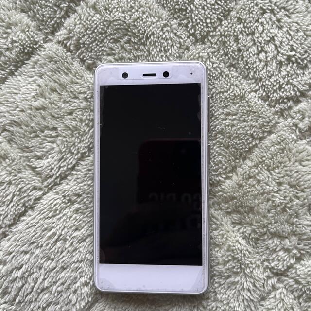 Rakuten(ラクテン)のRakuten Mini ホワイト C330本体のみ スマホ/家電/カメラのスマートフォン/携帯電話(スマートフォン本体)の商品写真