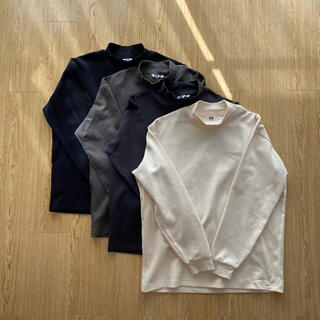 ユニクロ(UNIQLO)のUNIQLO U モックネックプルオーバー　4枚セット　XLサイズ(Tシャツ/カットソー(七分/長袖))