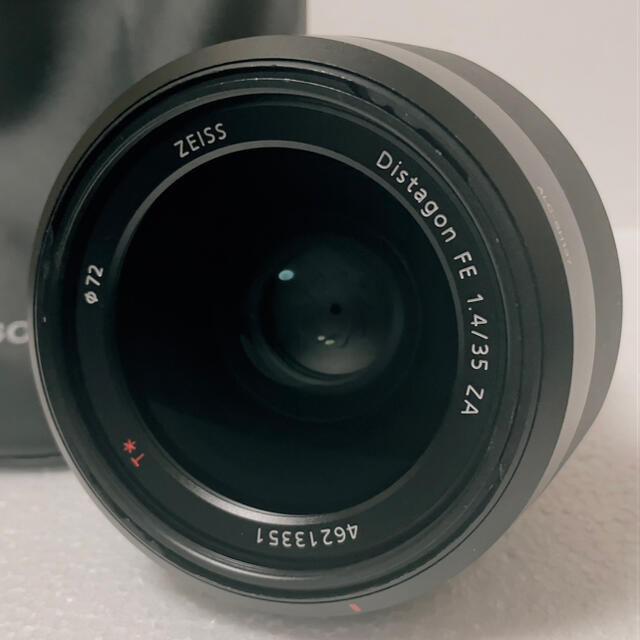 SONY(ソニー)のsony zeiss 35mmf1.4 スマホ/家電/カメラのカメラ(レンズ(単焦点))の商品写真