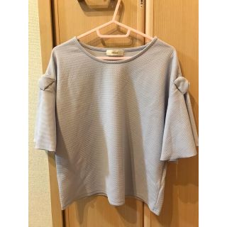 【美品】リボン付き♡可愛いカットソー(カットソー(半袖/袖なし))