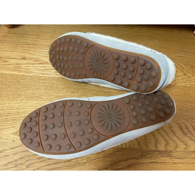 シープスキンインソールUGG SOLANA LOAFER（ソラーナ ローファー）