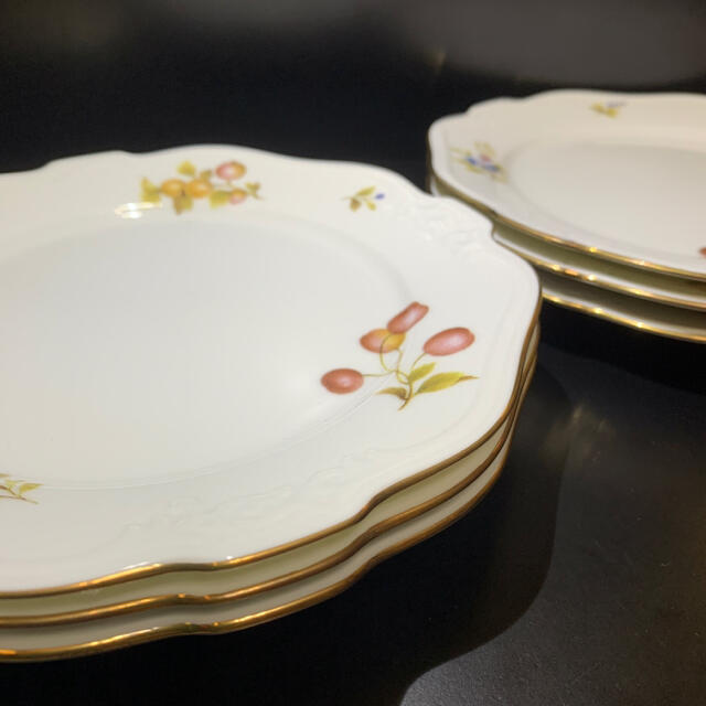 Noritake(ノリタケ)のNoritake ノリタケ 金彩草花果実文 18cm プレート 6枚 NO197 インテリア/住まい/日用品のキッチン/食器(食器)の商品写真