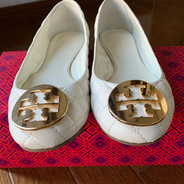 Tory Burch(トリーバーチ)のひめ様　Tory Burch フラットシューズ美品 レディースの靴/シューズ(バレエシューズ)の商品写真