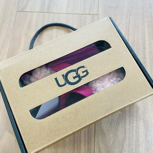UGG(アグ)のUGG ベビー　ボア付サンダル キッズ/ベビー/マタニティのベビー靴/シューズ(~14cm)(その他)の商品写真