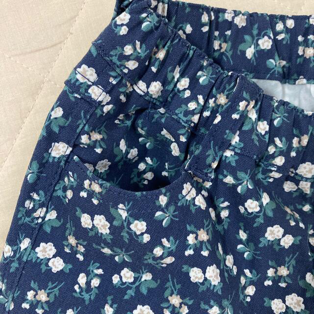 Branshes(ブランシェス)の130㎝　花柄　パンツ キッズ/ベビー/マタニティのキッズ服女の子用(90cm~)(パンツ/スパッツ)の商品写真