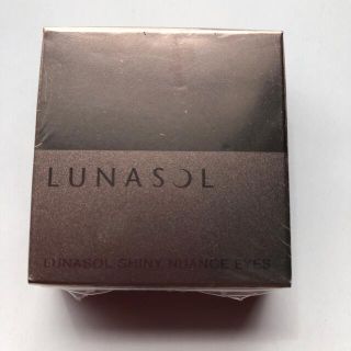 ルナソル(LUNASOL)の【値下げ】ルナソル  シャイニーニュアンスアイズEX03 未使用(アイシャドウ)