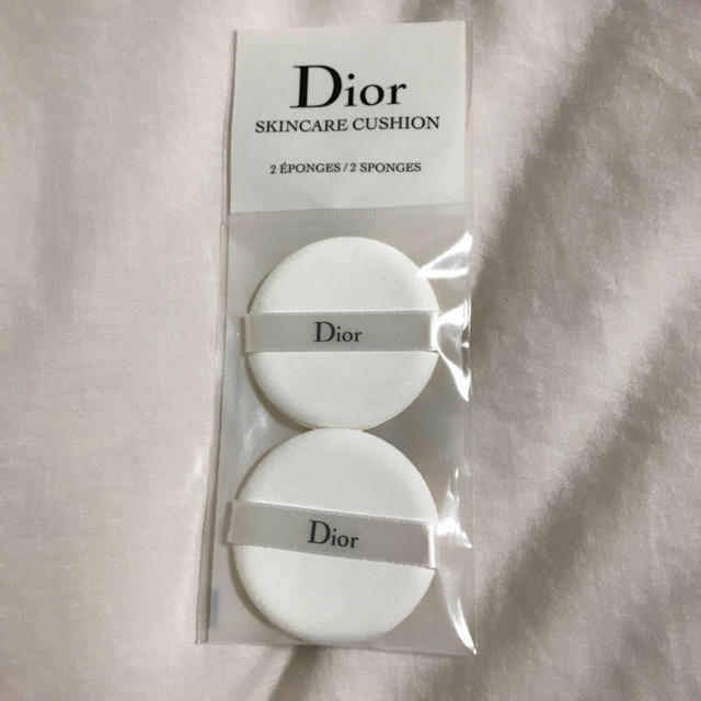 Dior(ディオール)のDior スキンケアクッション パフ 2こ入り コスメ/美容のメイク道具/ケアグッズ(パフ・スポンジ)の商品写真