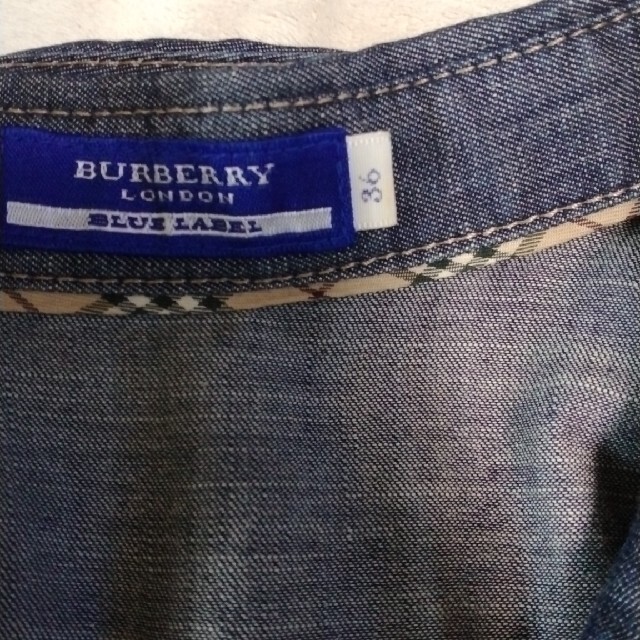 BURBERRY BLUE LABEL(バーバリーブルーレーベル)のBURBERRYBLUELABEL36 レディースのトップス(シャツ/ブラウス(半袖/袖なし))の商品写真