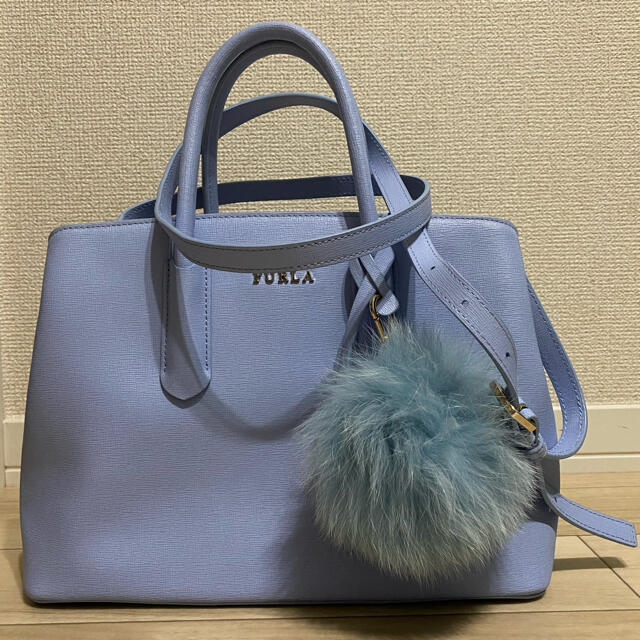 美品　FURLA ハンドバッグ