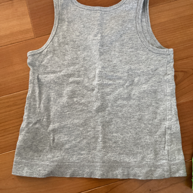 babyGAP(ベビーギャップ)のGAP タンクトップ　90 キッズ/ベビー/マタニティのキッズ服男の子用(90cm~)(Tシャツ/カットソー)の商品写真