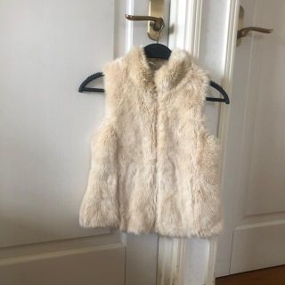 ザラキッズ(ZARA KIDS)の美品 ZARAキッズ  140 モコモコ ファー ベスト ベージュ(ジャケット/上着)