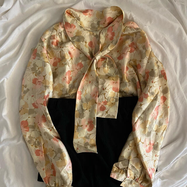vintage flower ribbon blouse