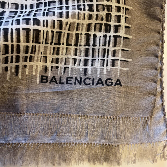 Balenciaga(バレンシアガ)の[新品未使用] BALENCIAGA シルク100% プリント ストール メンズのファッション小物(ストール)の商品写真