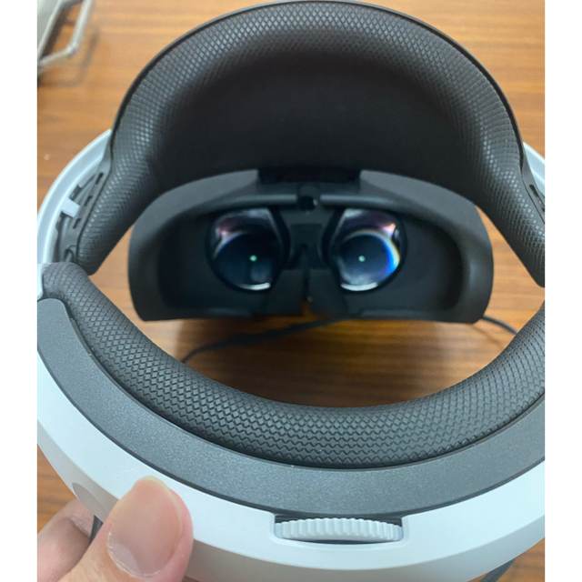 PlayStation VR(プレイステーションヴィーアール)のPlayStation®VR （CUH-ZVR1シリーズ） 中古 エンタメ/ホビーのゲームソフト/ゲーム機本体(家庭用ゲーム機本体)の商品写真