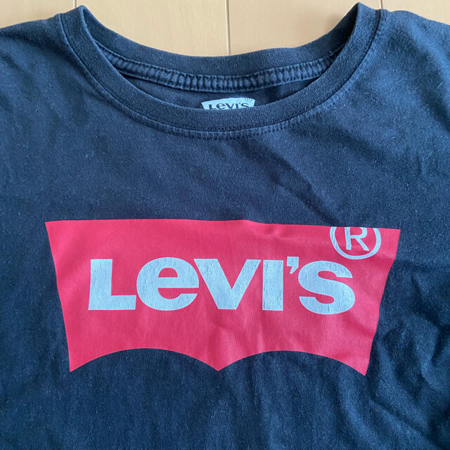Levi's(リーバイス)のリーバイス　長袖Ｔシャツ　黒　12歳〜13歳　 キッズ/ベビー/マタニティのキッズ服男の子用(90cm~)(Tシャツ/カットソー)の商品写真