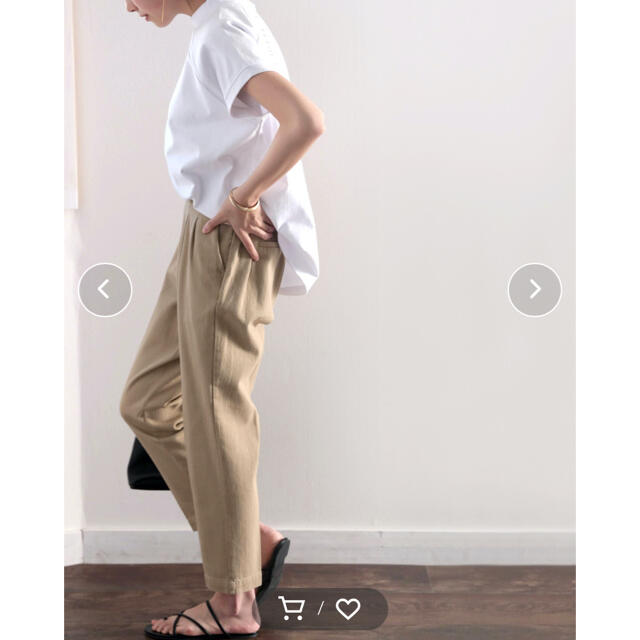 センタープレステーパードパンツ レディースのパンツ(その他)の商品写真