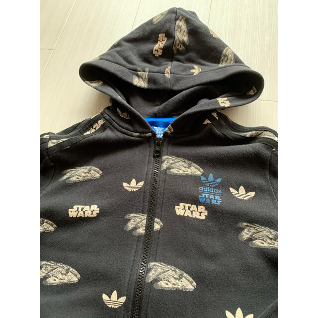 adidas(アディダス)のキッズ　アディダス　パーカー　140 キッズ/ベビー/マタニティのキッズ服男の子用(90cm~)(ジャケット/上着)の商品写真